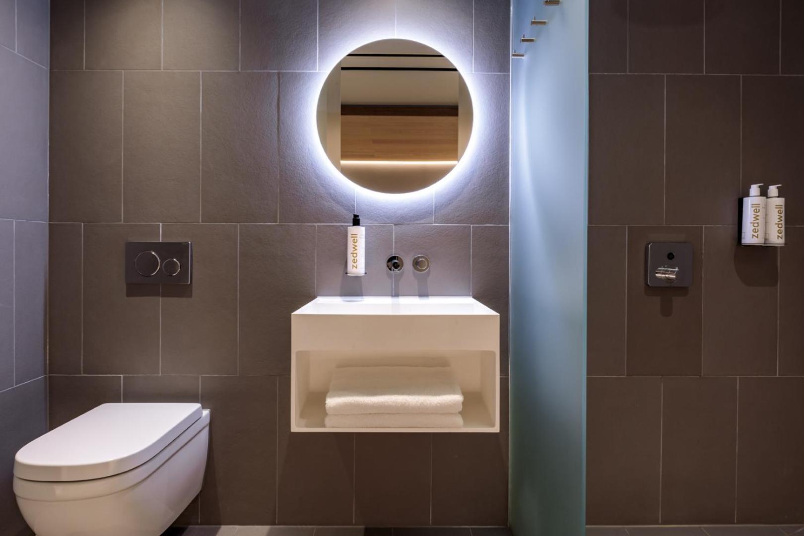 Zedwell Underground Hotel Tottenham Court Rd 런던 객실 사진