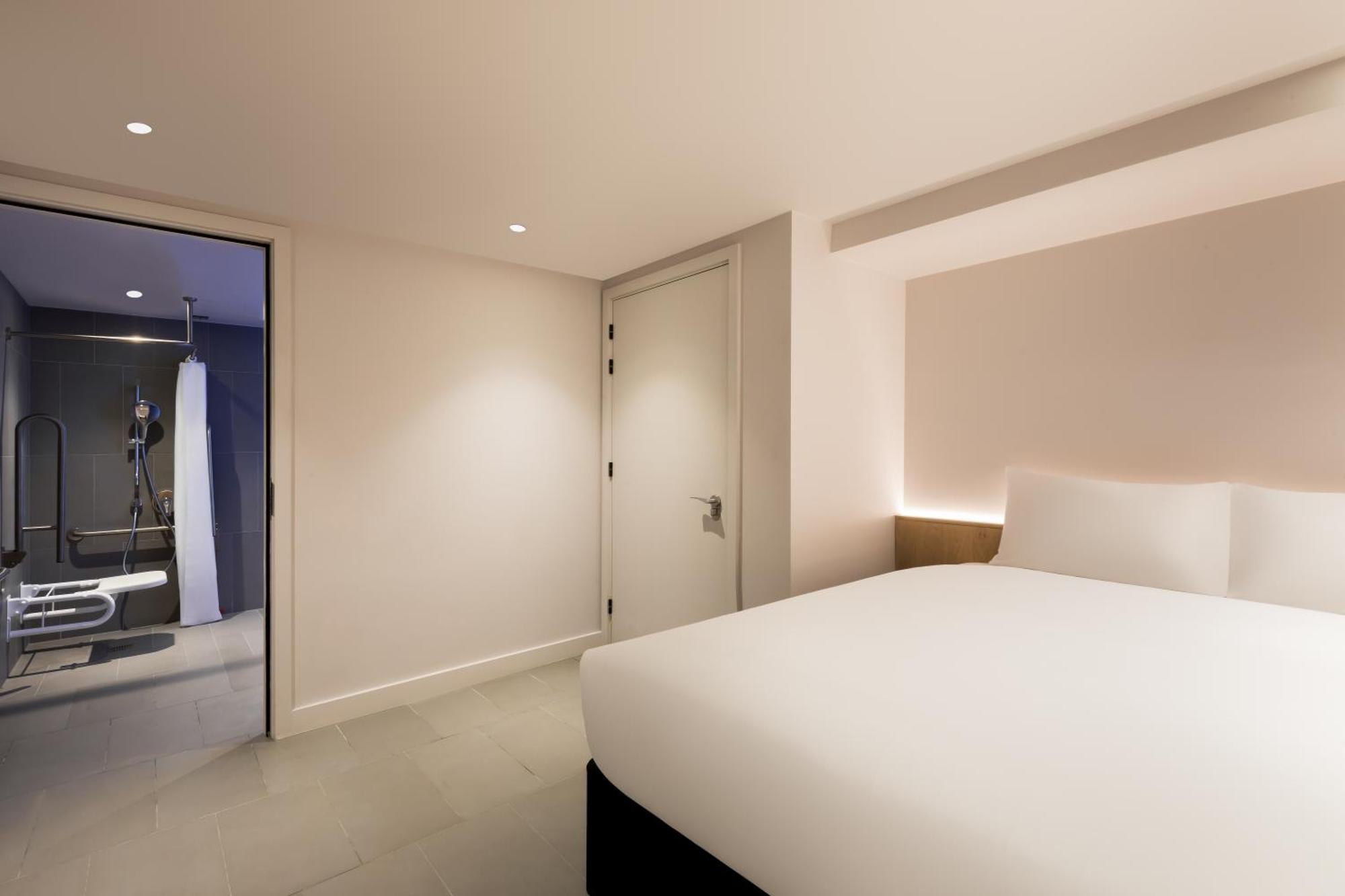 Zedwell Underground Hotel Tottenham Court Rd 런던 객실 사진
