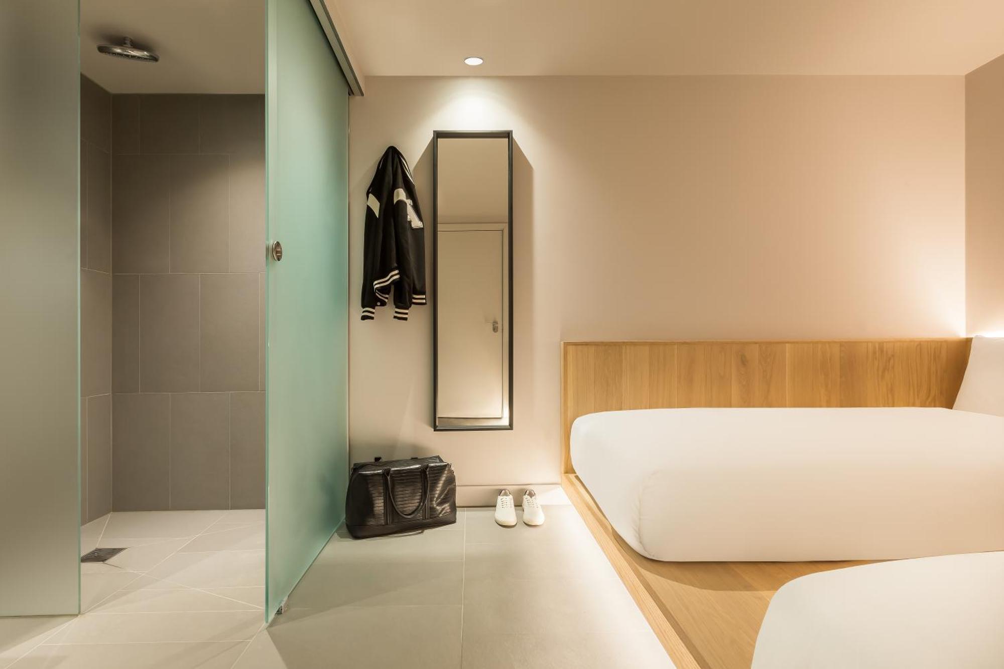 Zedwell Underground Hotel Tottenham Court Rd 런던 객실 사진