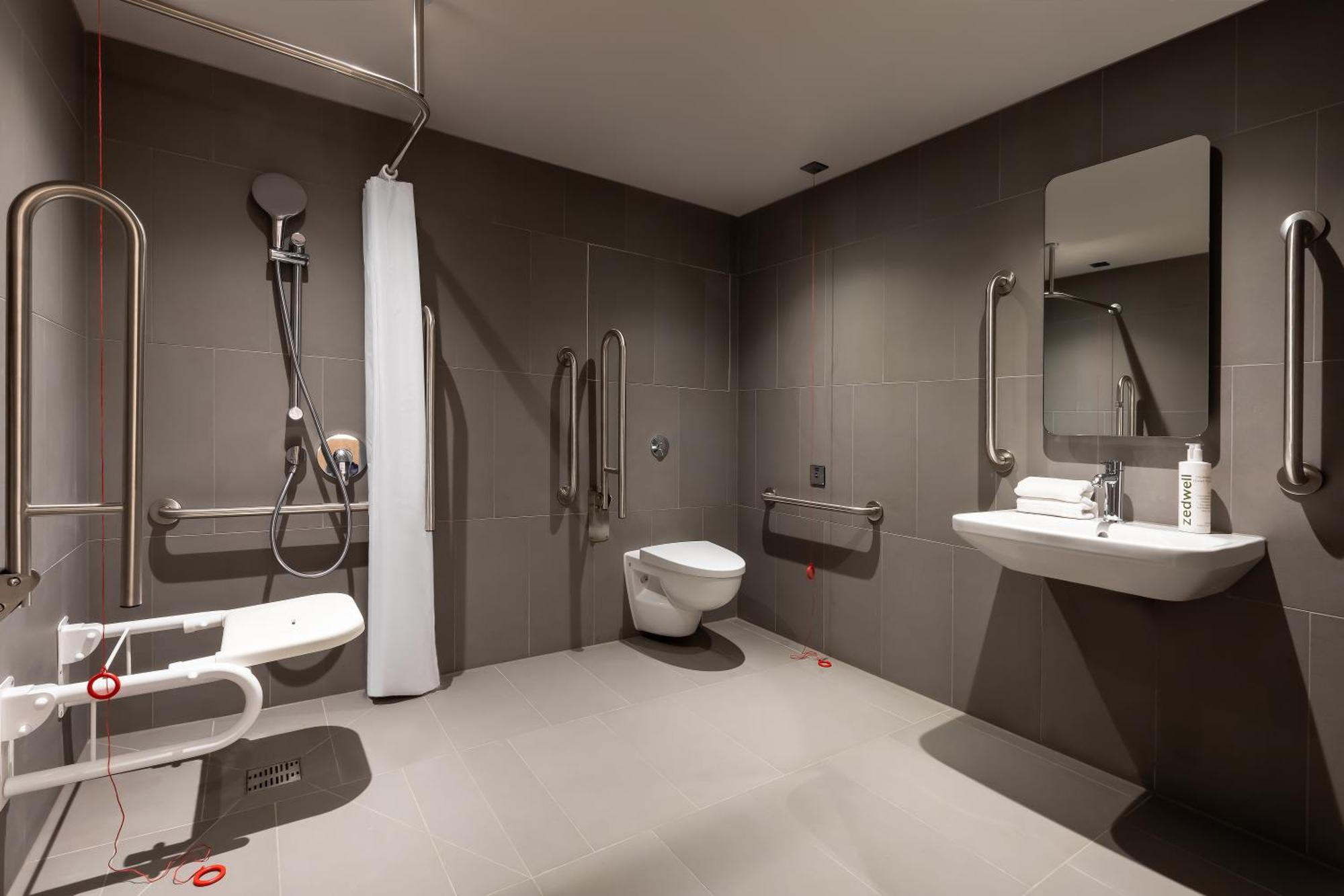 Zedwell Underground Hotel Tottenham Court Rd 런던 외부 사진