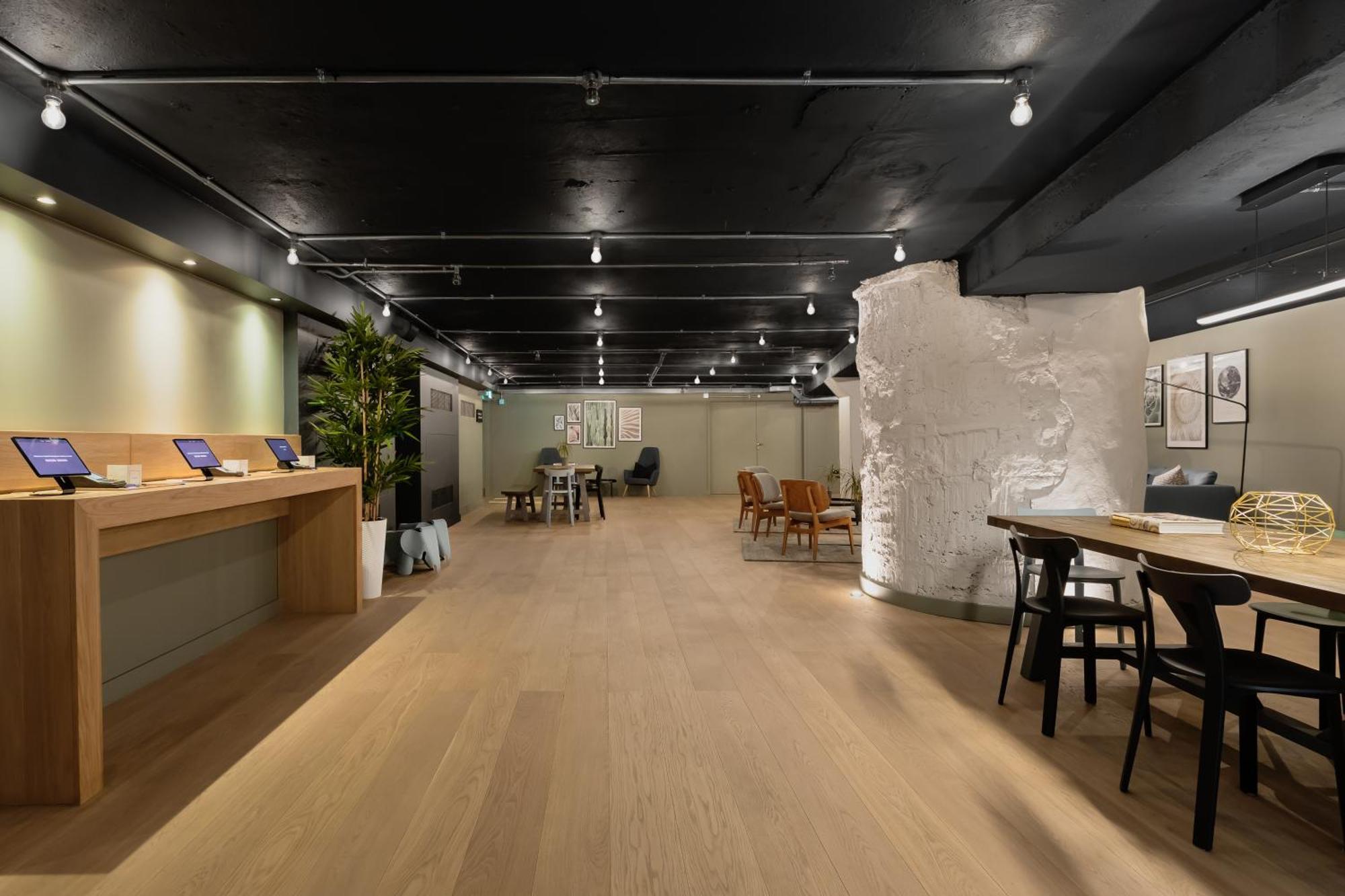 Zedwell Underground Hotel Tottenham Court Rd 런던 외부 사진
