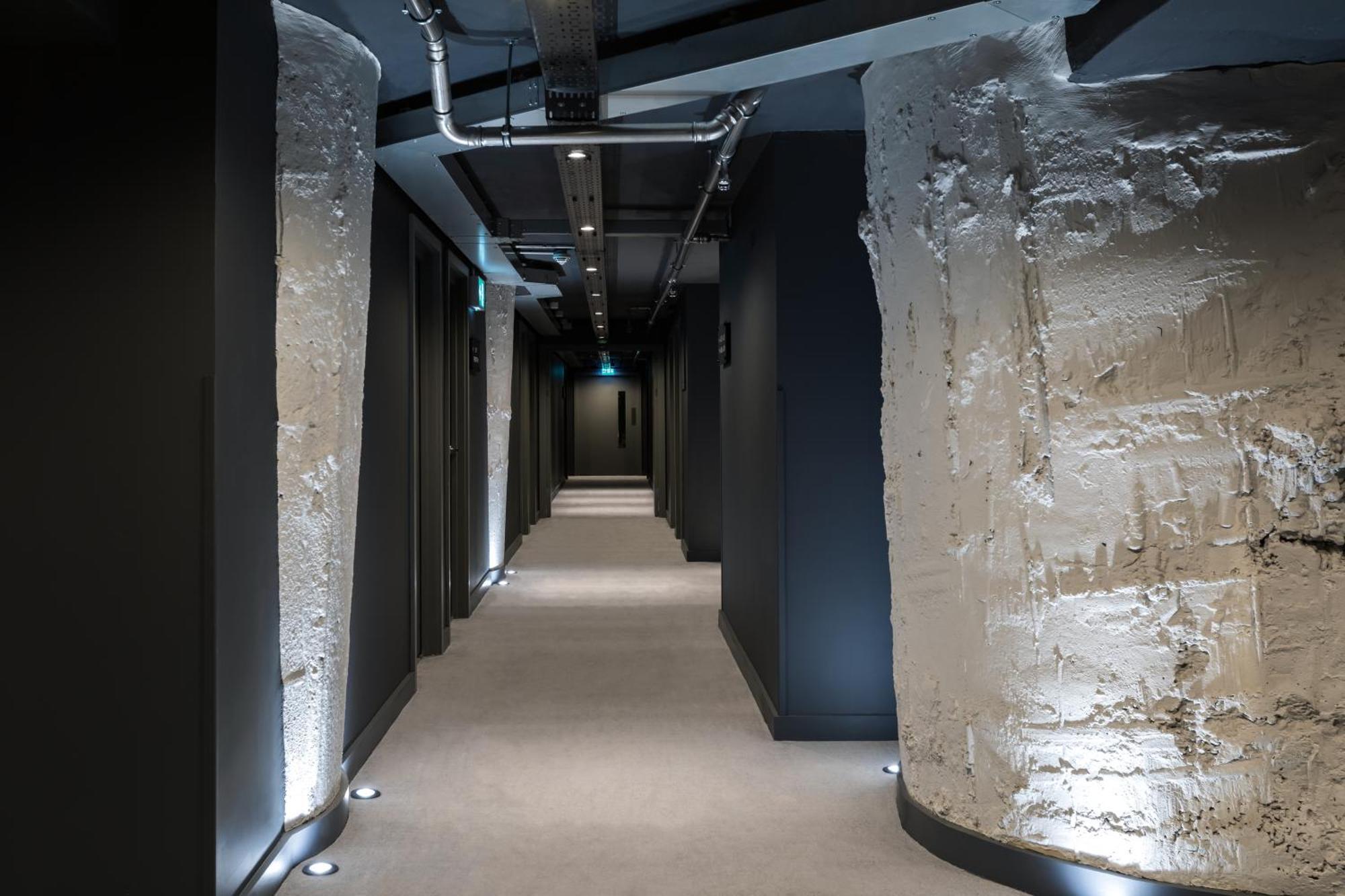 Zedwell Underground Hotel Tottenham Court Rd 런던 외부 사진